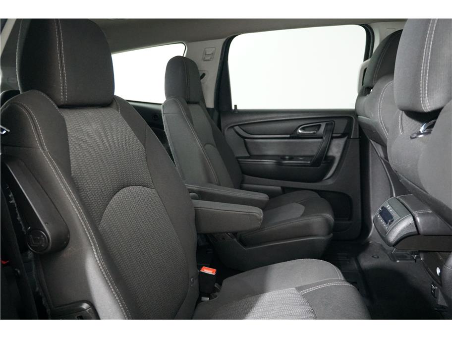Vehicle image 21 of 28