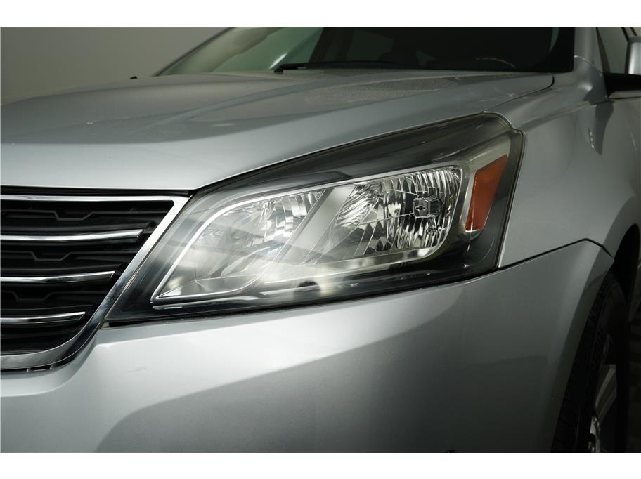 Vehicle image 10 of 28