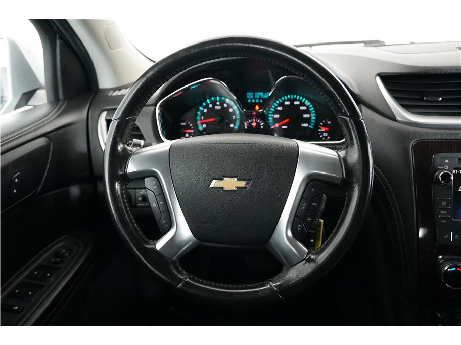 Vehicle image 25 of 28