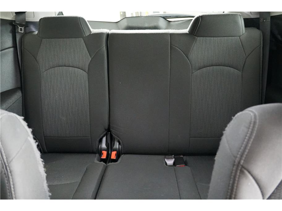 Vehicle image 19 of 28