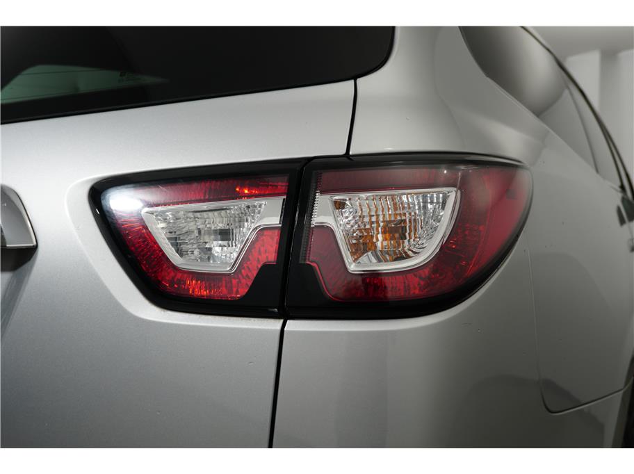 Vehicle image 12 of 28