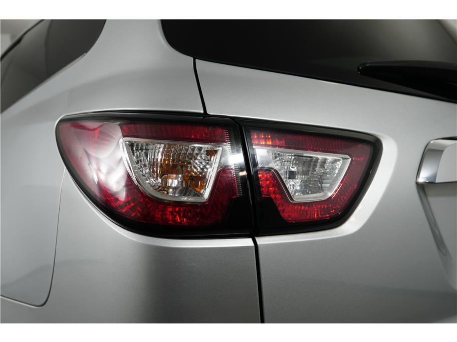 Vehicle image 11 of 28