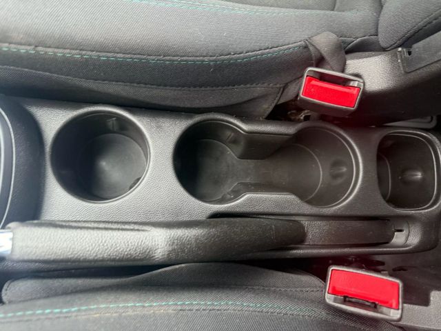 Vehicle image 21 of 32