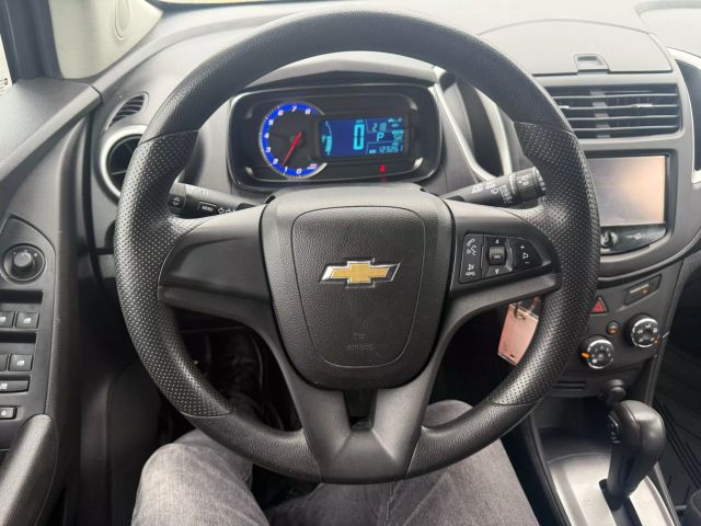 Vehicle image 13 of 32