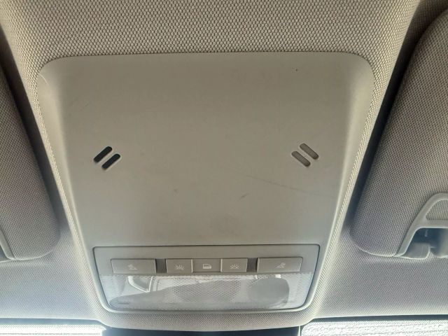 Vehicle image 22 of 32