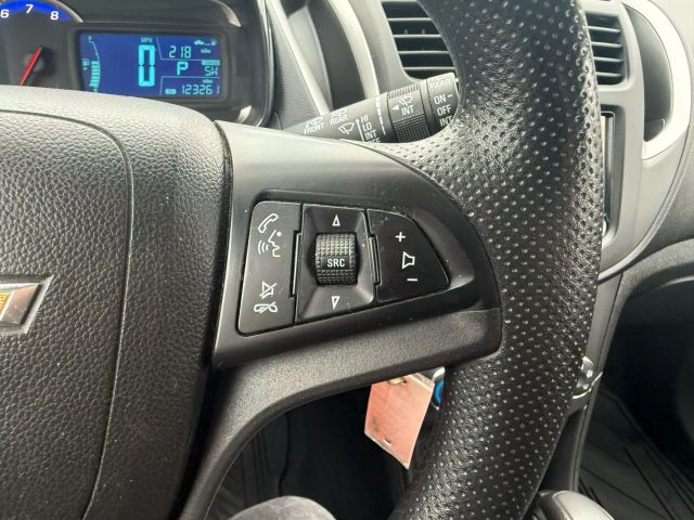Vehicle image 14 of 32
