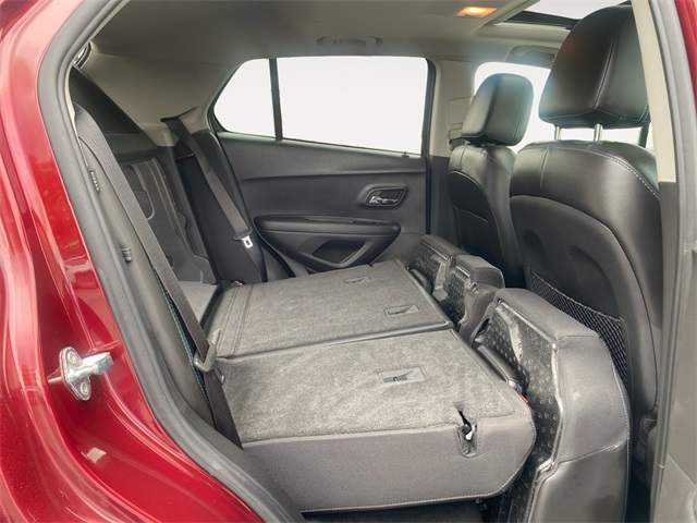 Vehicle image 31 of 37