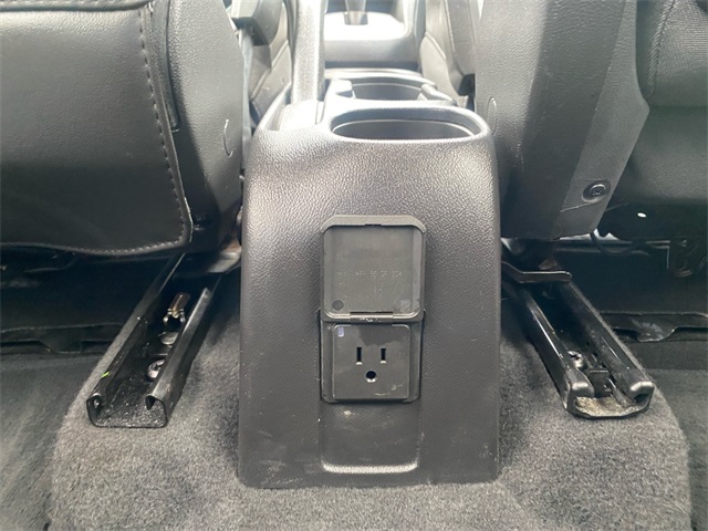 Vehicle image 29 of 37