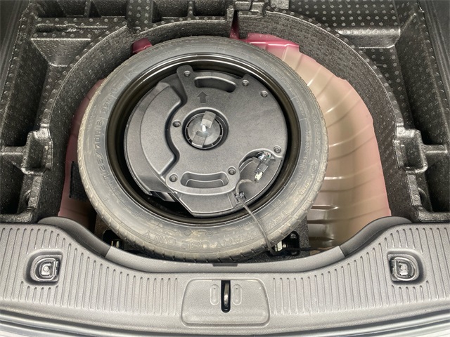 Vehicle image 33 of 37