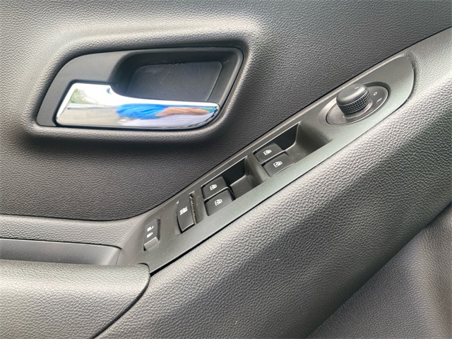 Vehicle image 16 of 37