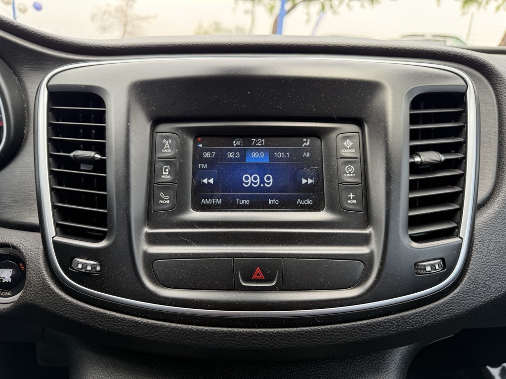 Vehicle image 15 of 22