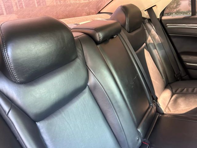 Vehicle image 27 of 44