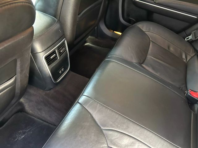 Vehicle image 18 of 44
