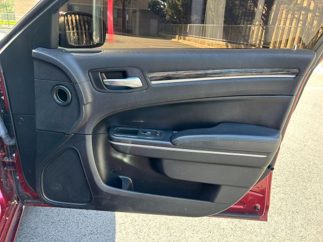 Vehicle image 29 of 44