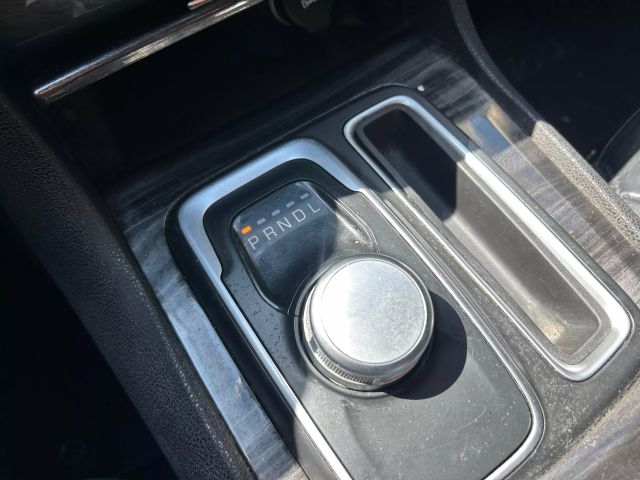 Vehicle image 38 of 44