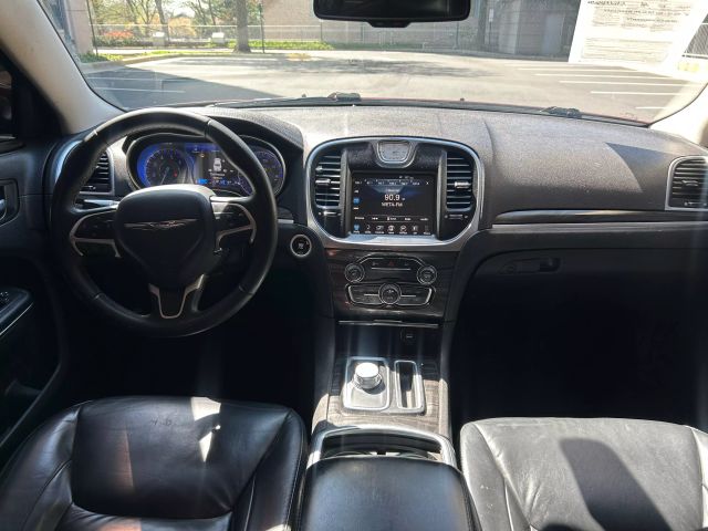 Vehicle image 21 of 44