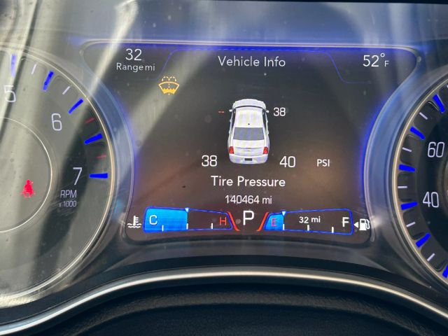 Vehicle image 41 of 44