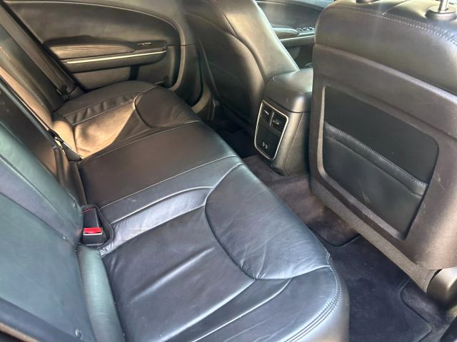 Vehicle image 26 of 44