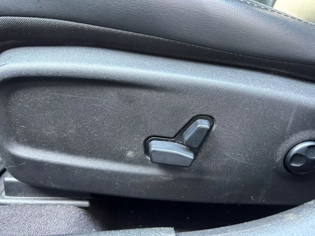 Vehicle image 12 of 44