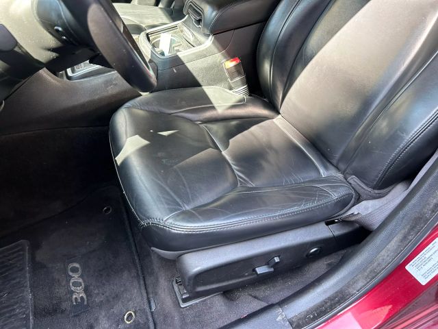 Vehicle image 14 of 44