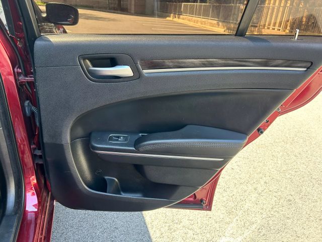 Vehicle image 25 of 44