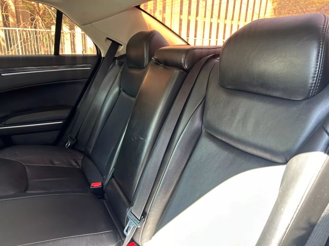 Vehicle image 17 of 44