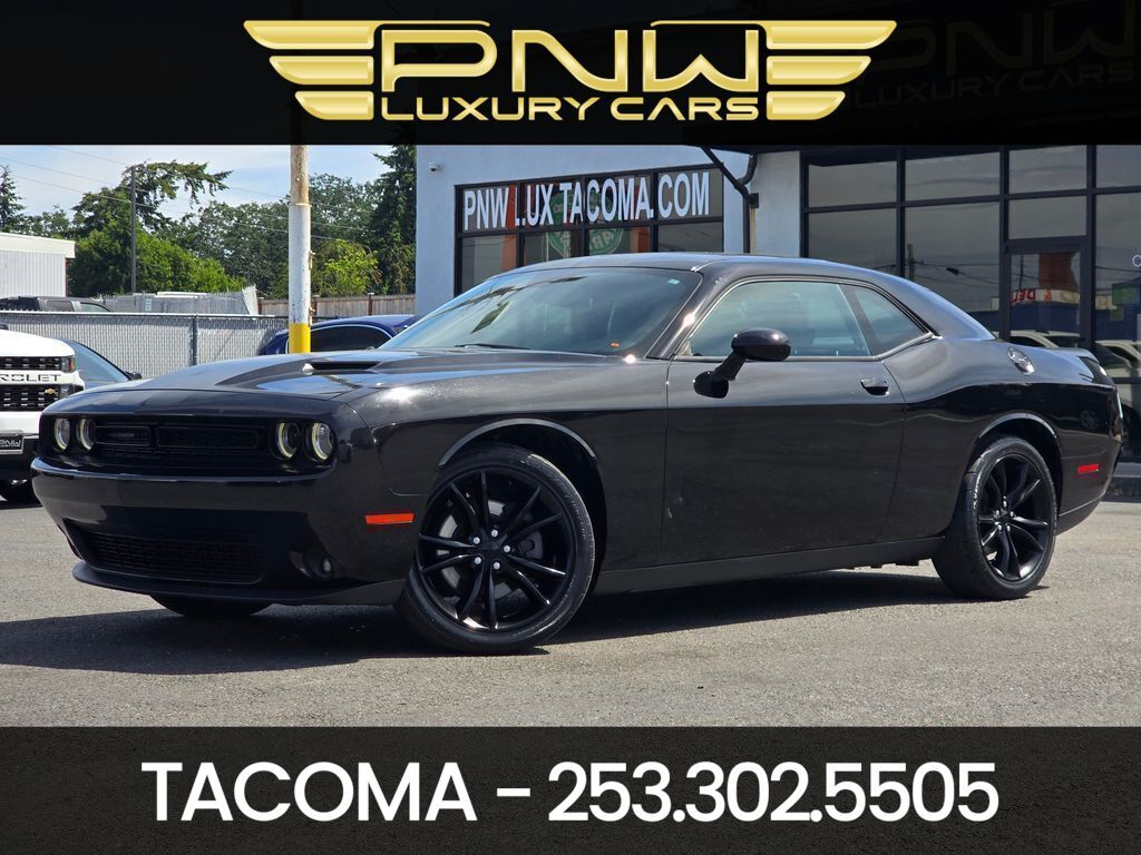 2016 Dodge Challenger SXT Plus Image 1 of 39