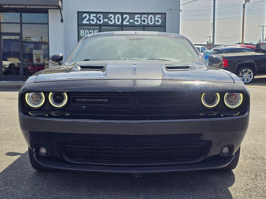 2016 Dodge Challenger SXT Plus Image 2 of 39