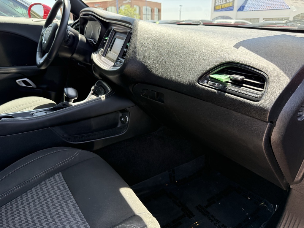 Vehicle image 21 of 23