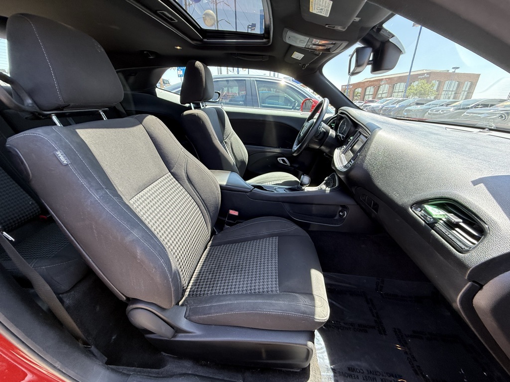 Vehicle image 20 of 23