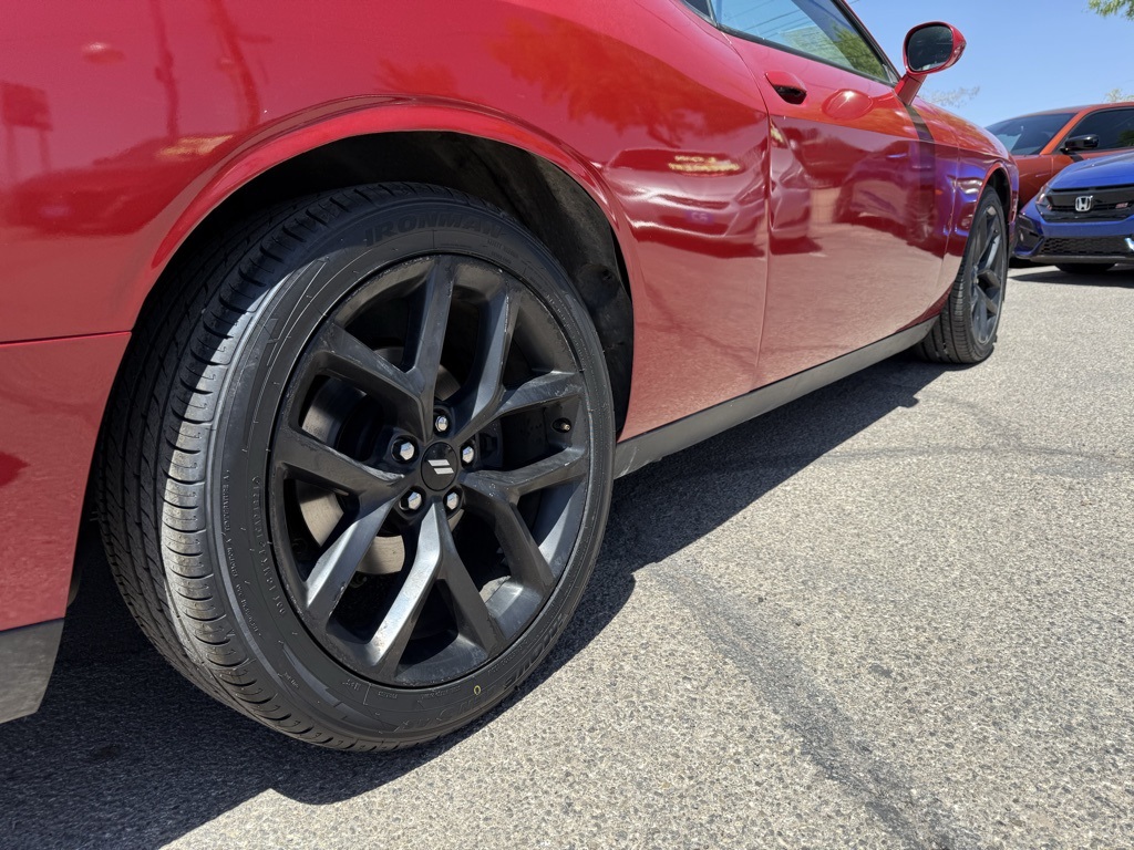 Vehicle image 9 of 23
