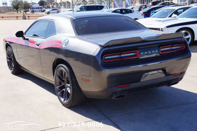 Vehicle image 4 of 31