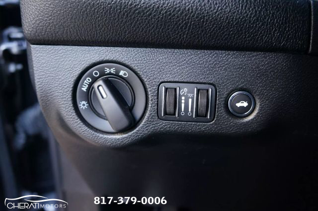 Vehicle image 17 of 31