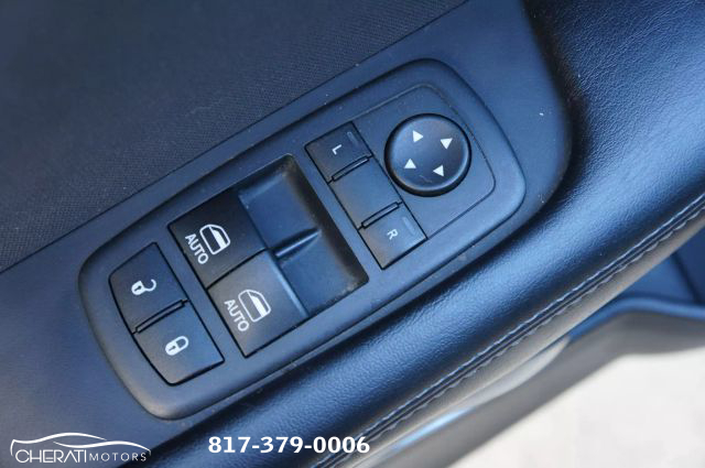 Vehicle image 20 of 31