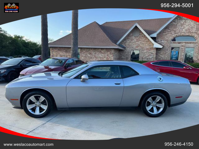 2016 Dodge Challenger SXT Image 8 of 20