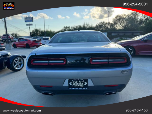 2016 Dodge Challenger SXT Image 6 of 20