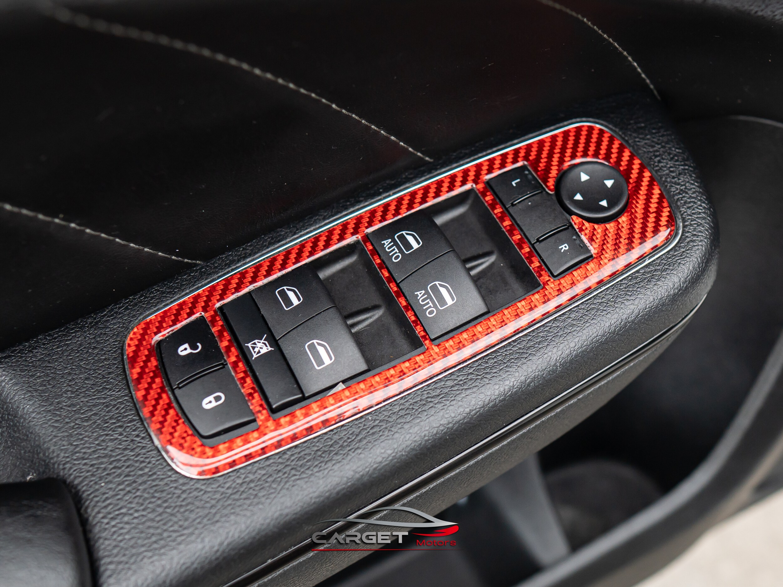Vehicle image 33 of 49