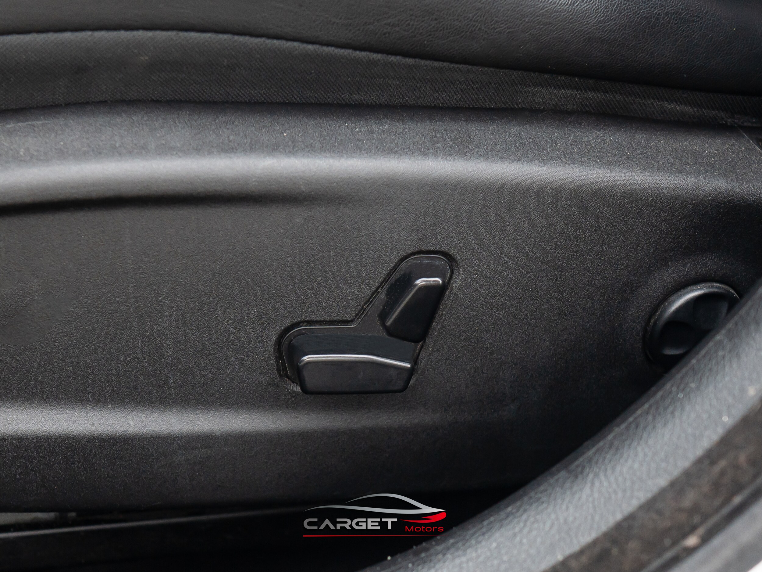 Vehicle image 41 of 49