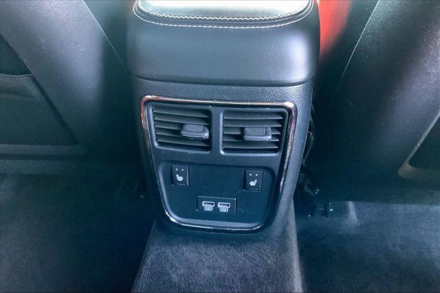 Vehicle image 22 of 35