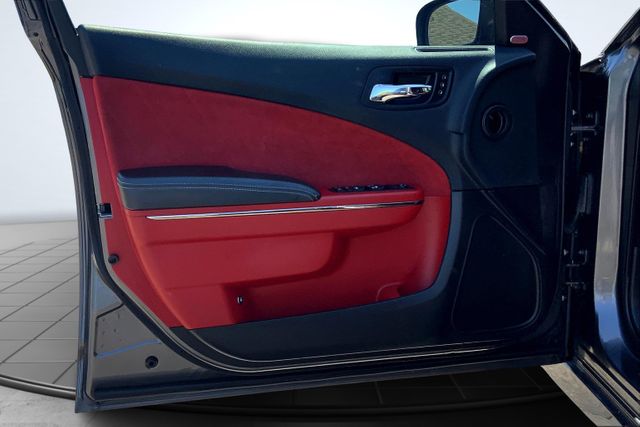 Vehicle image 23 of 35
