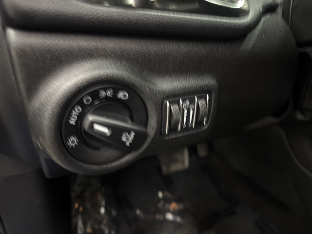 Vehicle image 20 of 29