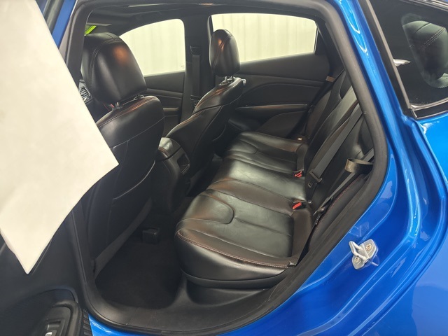 Vehicle image 13 of 29