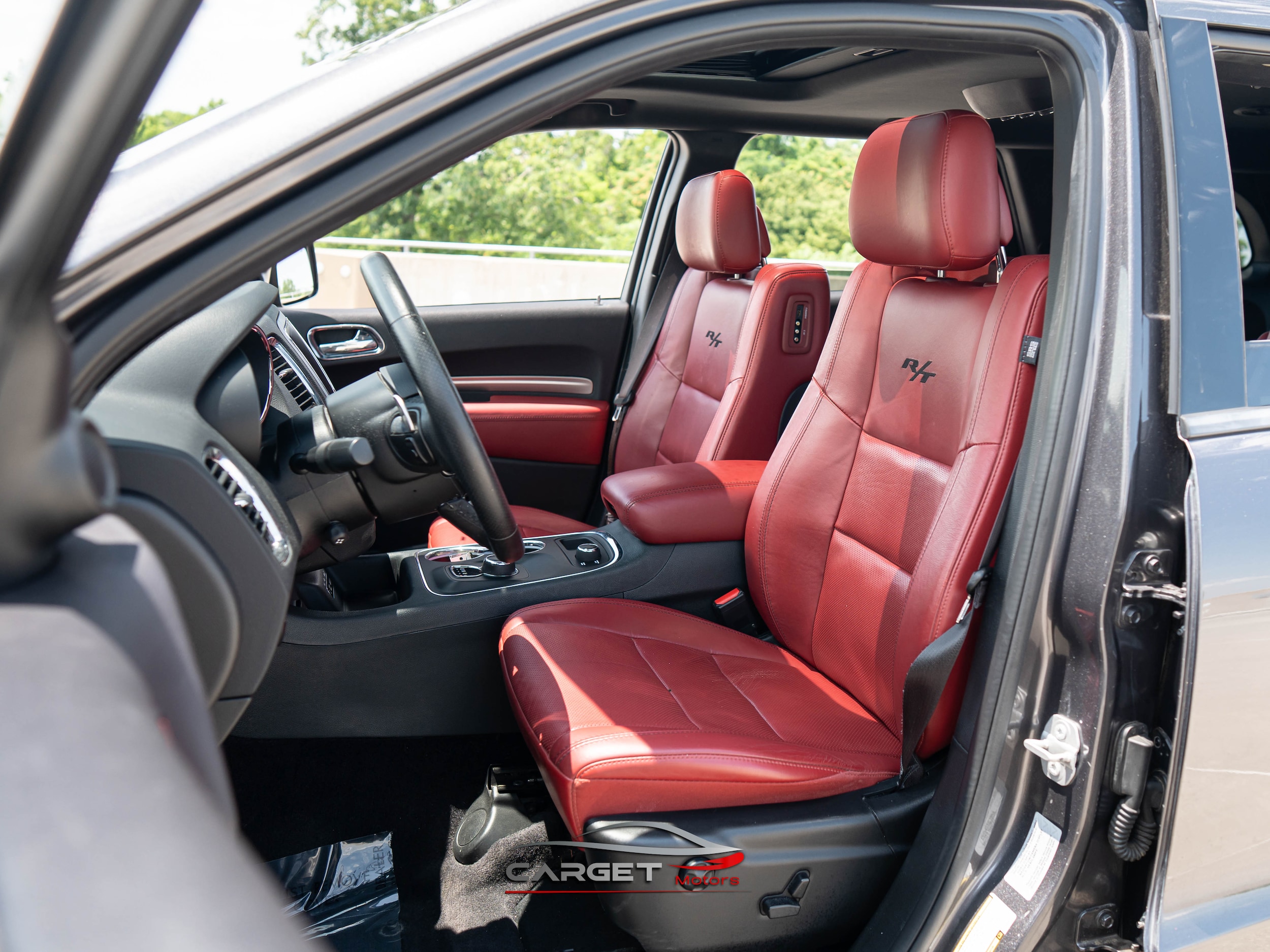 Vehicle image 14 of 61