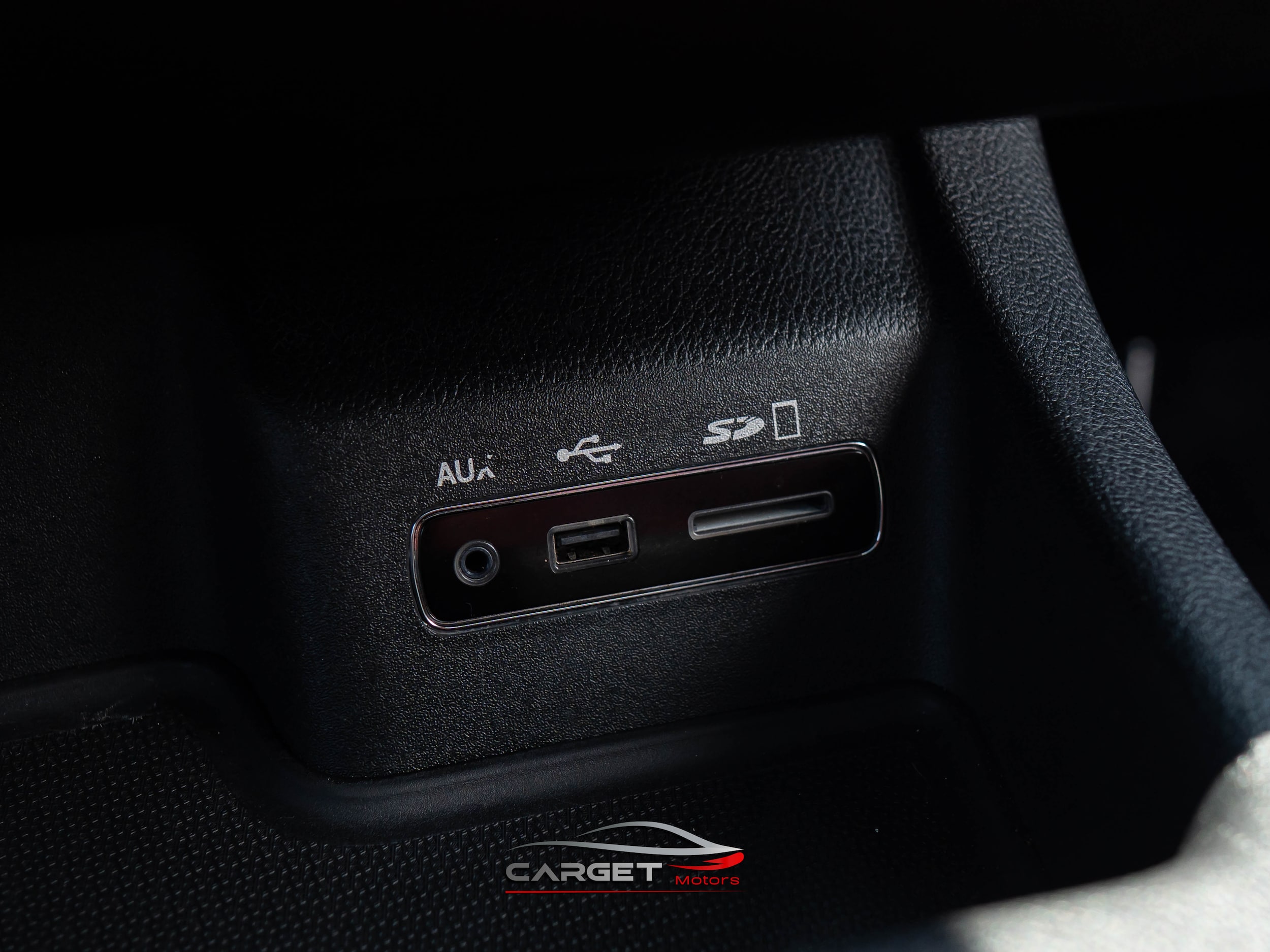 Vehicle image 33 of 61