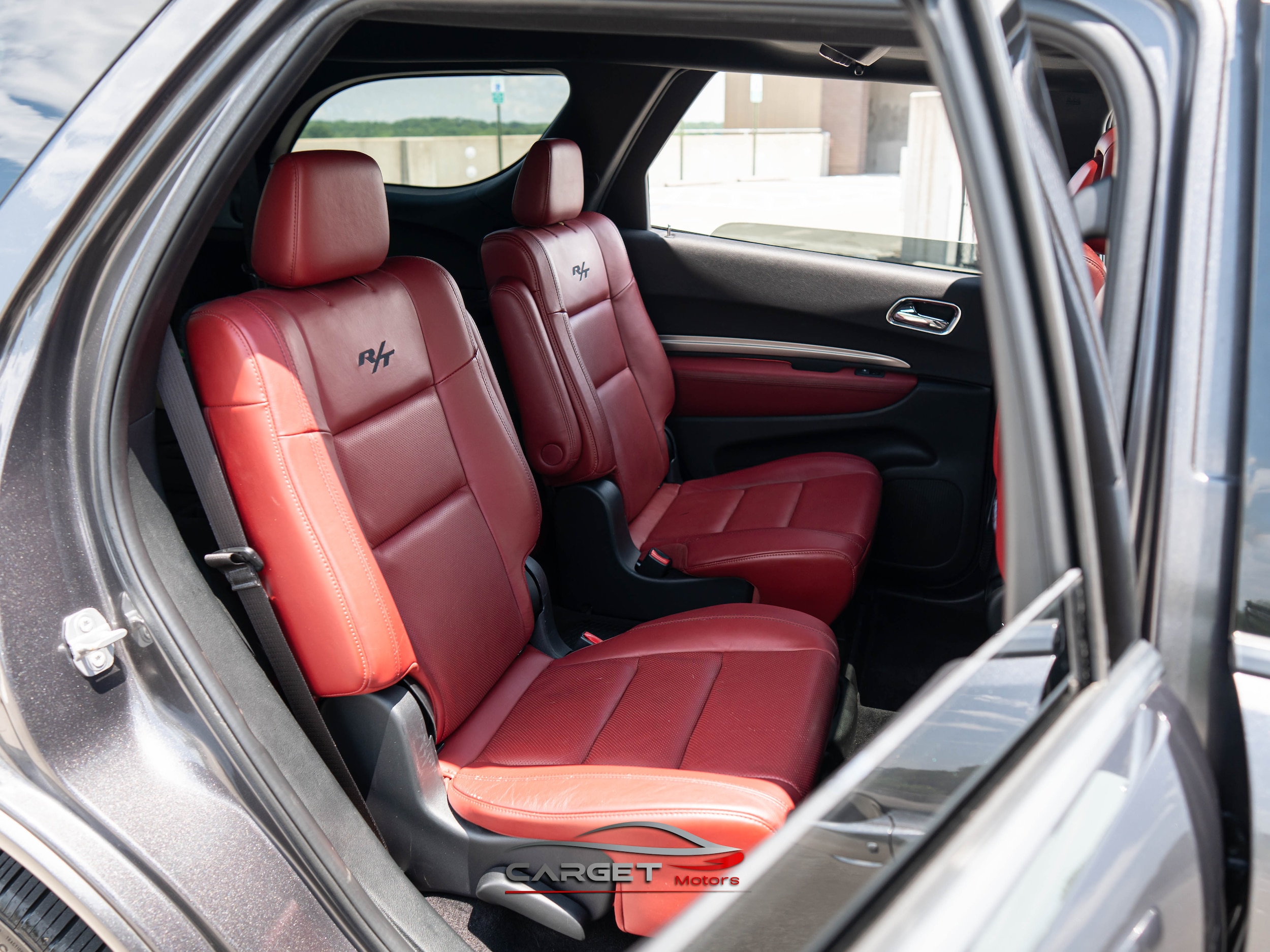 Vehicle image 16 of 61