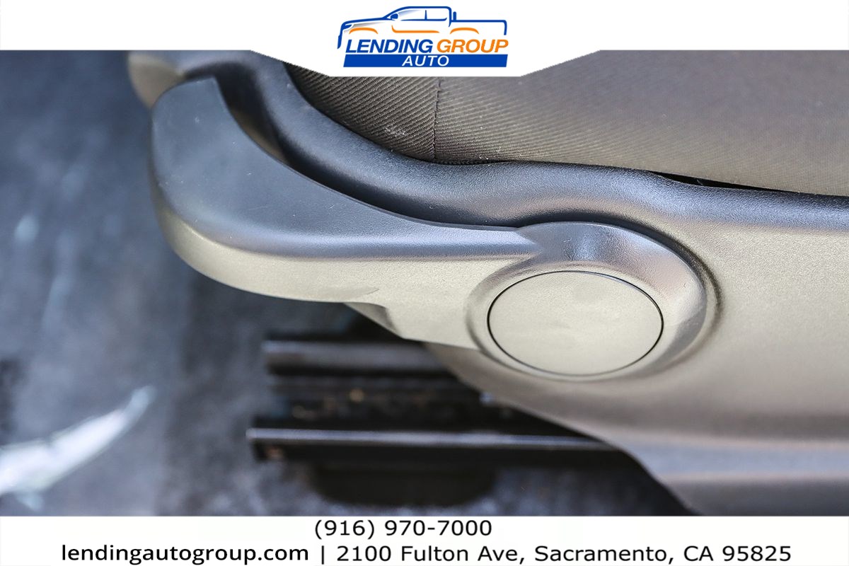 Vehicle image 19 of 24