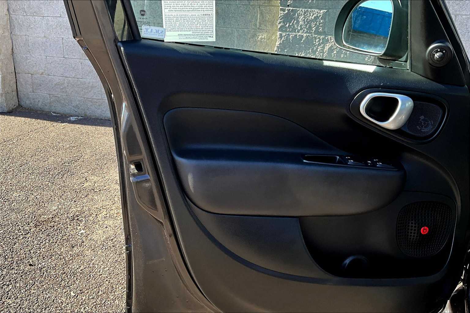 Vehicle image 27 of 36
