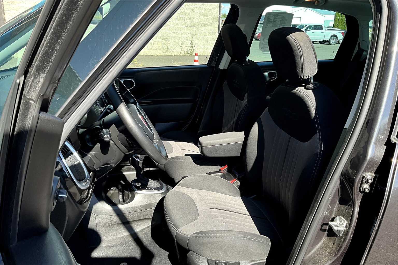 Vehicle image 15 of 36