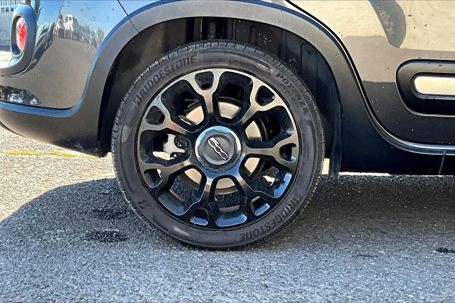 Vehicle image 11 of 36