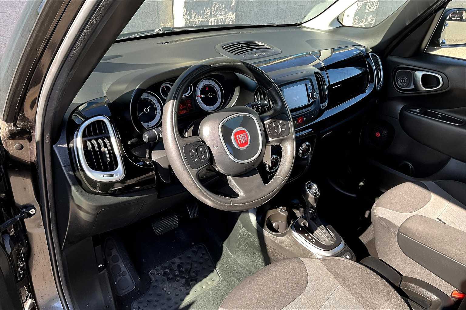 Vehicle image 18 of 36